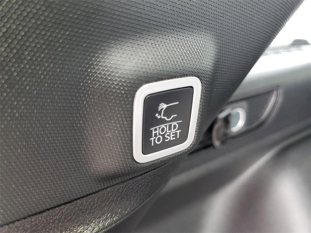 new 2025 Jeep Grand Cherokee car, priced at $43,760