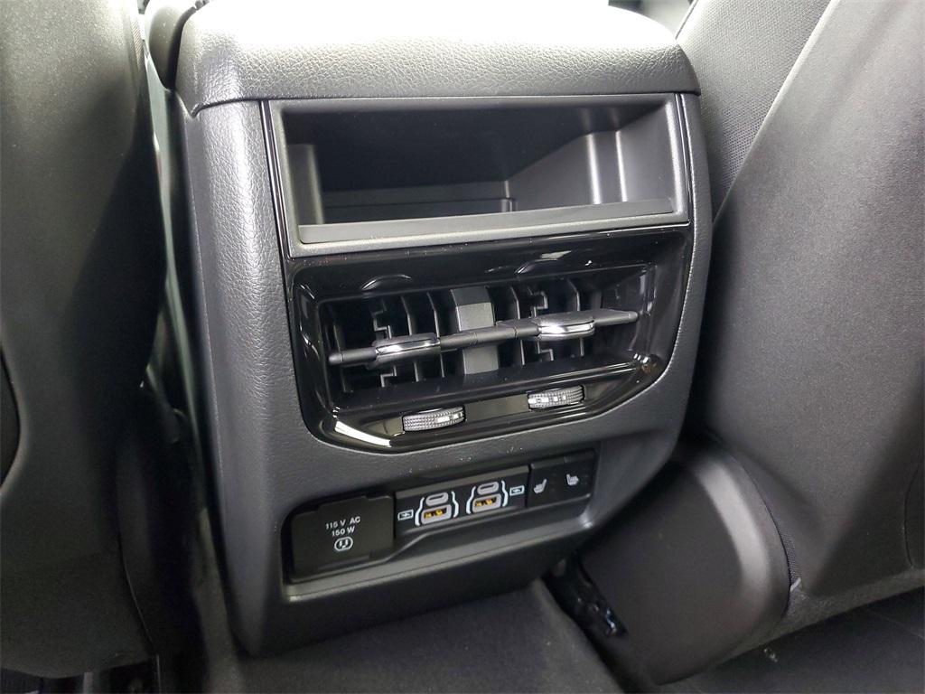 new 2025 Jeep Grand Cherokee car, priced at $43,760