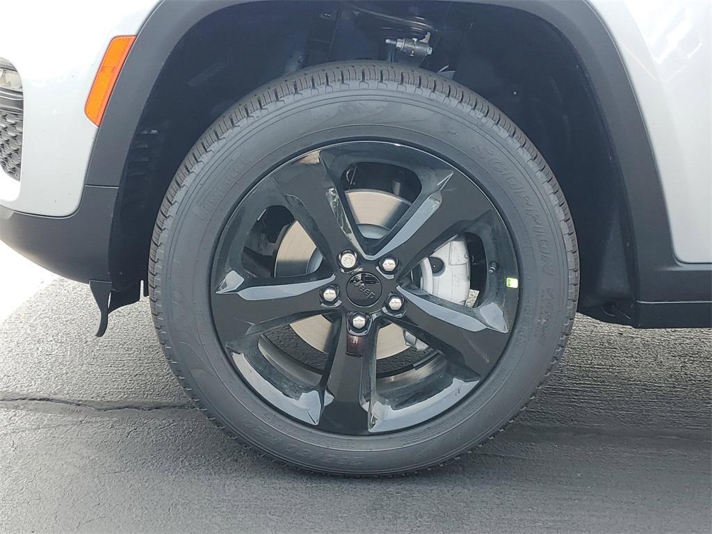 new 2025 Jeep Grand Cherokee car, priced at $46,236