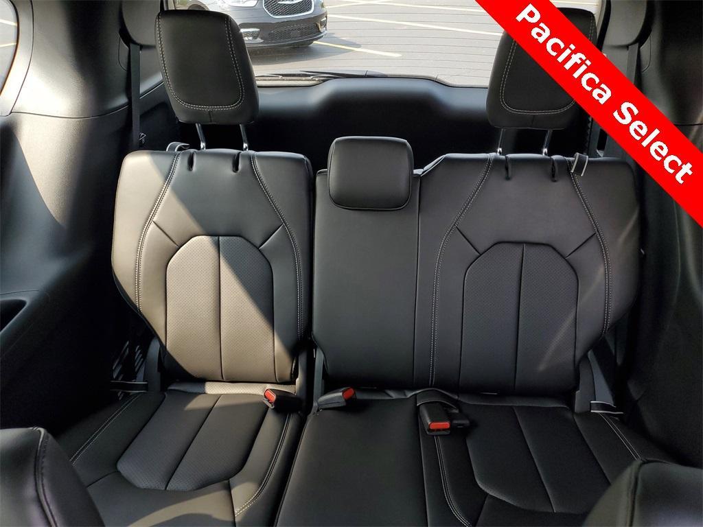new 2025 Chrysler Pacifica car, priced at $39,046