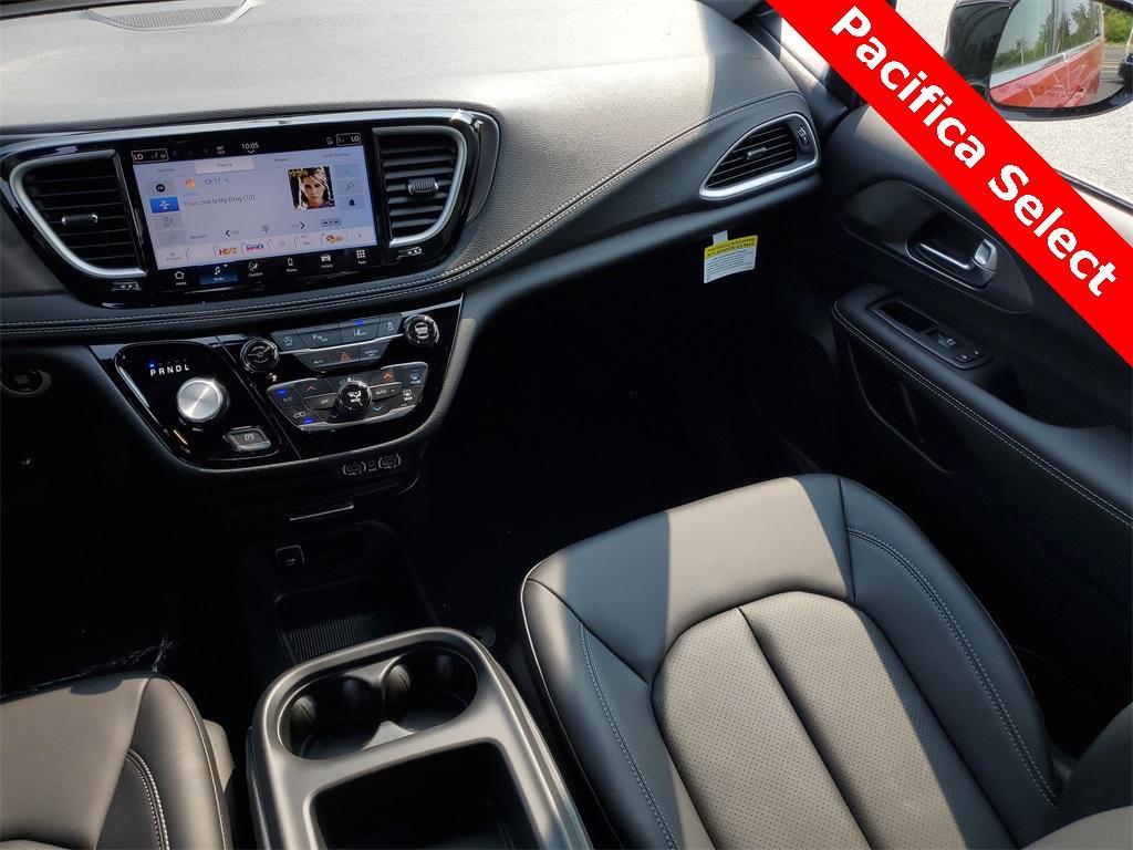 new 2025 Chrysler Pacifica car, priced at $39,046