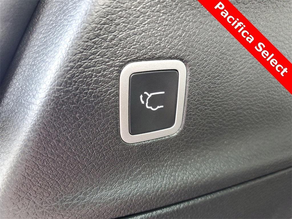 new 2025 Chrysler Pacifica car, priced at $39,046
