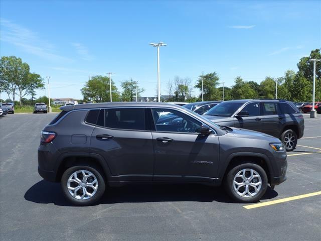 new 2024 Jeep Compass car, priced at $25,406