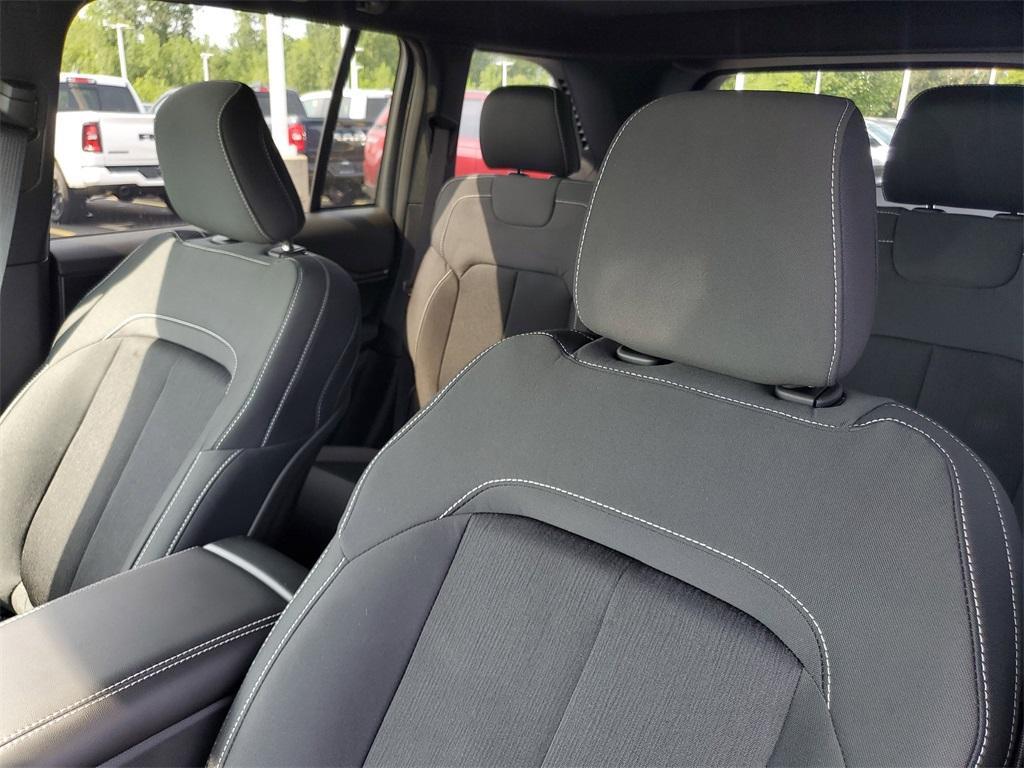 new 2025 Jeep Grand Cherokee car, priced at $37,443