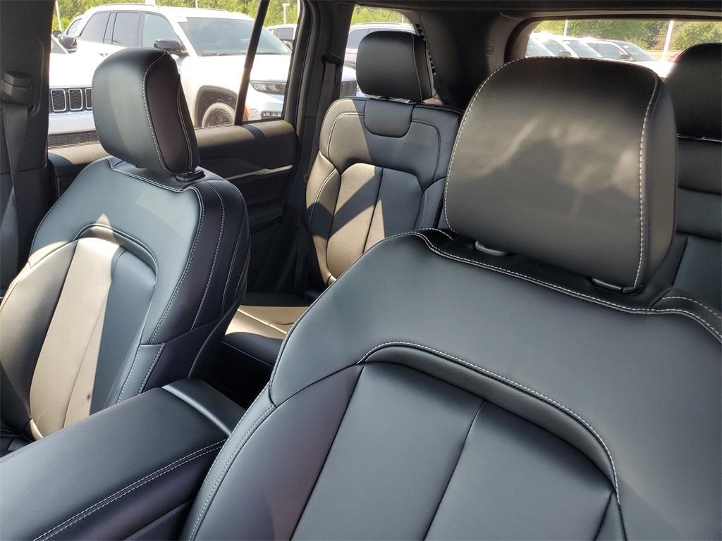 new 2025 Jeep Grand Cherokee car, priced at $46,485