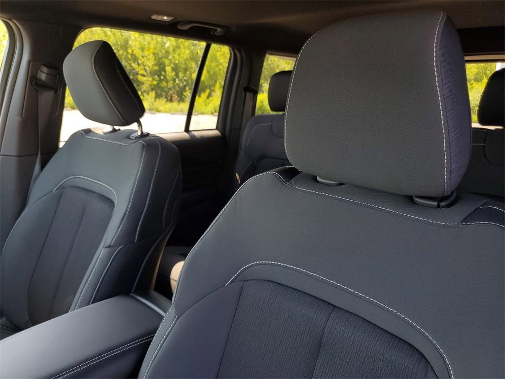 new 2025 Jeep Grand Cherokee car, priced at $39,625