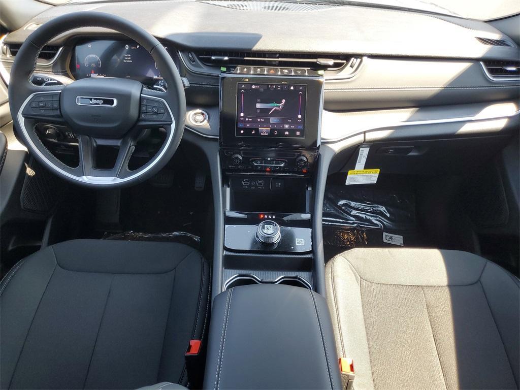 new 2025 Jeep Grand Cherokee car, priced at $39,625