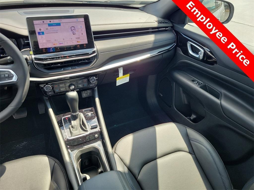 new 2025 Jeep Compass car, priced at $32,126