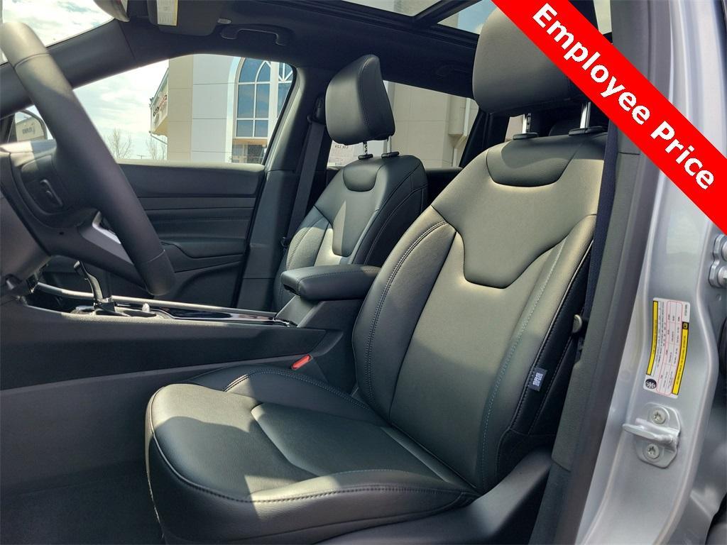 new 2025 Jeep Compass car, priced at $32,126