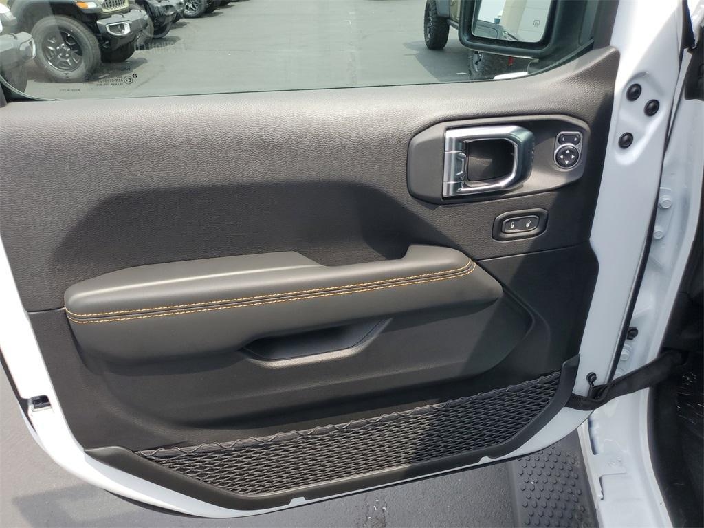new 2025 Jeep Wrangler car, priced at $50,928