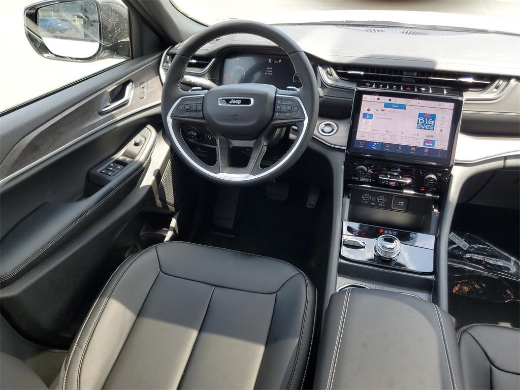 new 2025 Jeep Grand Cherokee L car