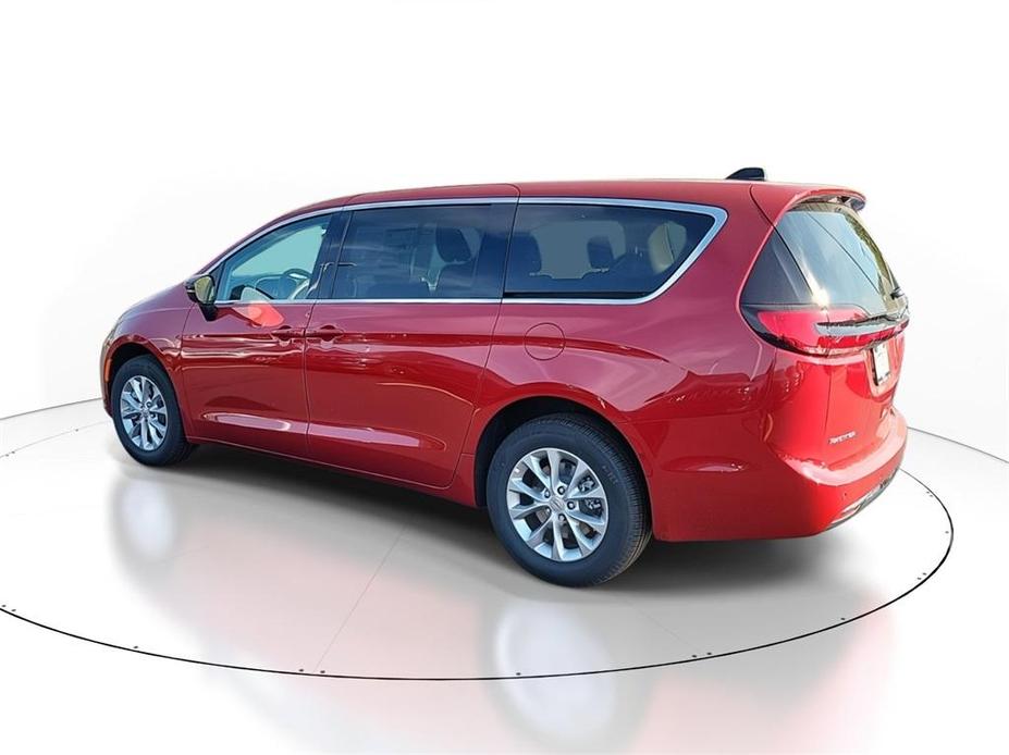 new 2024 Chrysler Pacifica car, priced at $41,601