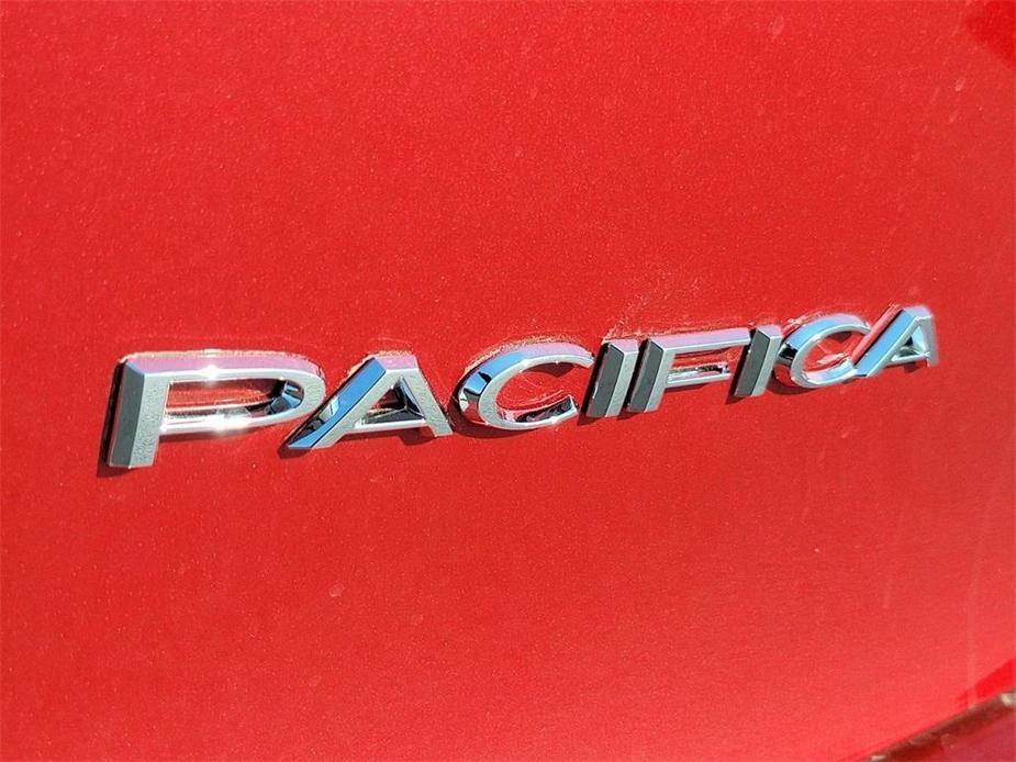 new 2024 Chrysler Pacifica car, priced at $41,601