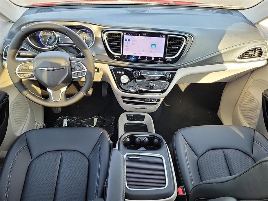 new 2024 Chrysler Pacifica car, priced at $41,601