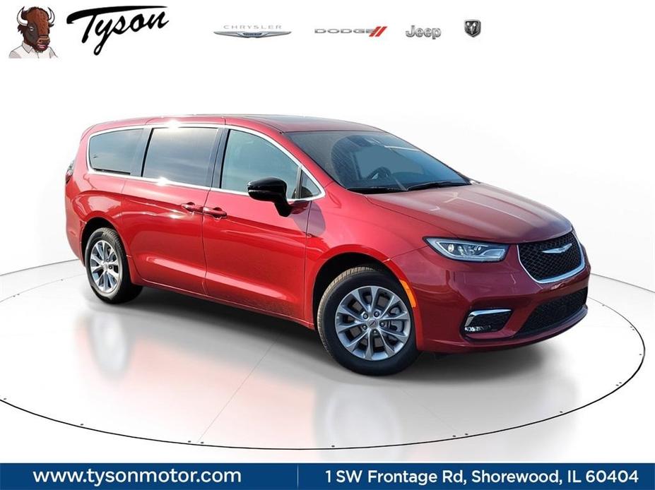 new 2024 Chrysler Pacifica car, priced at $41,601