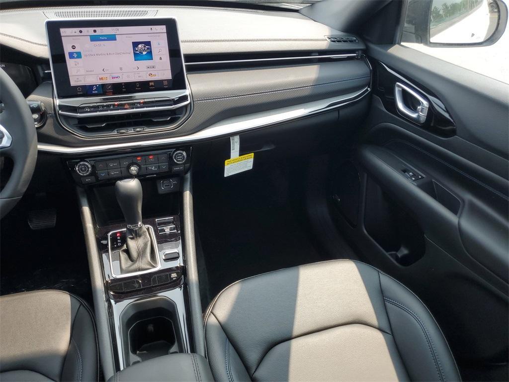 new 2025 Jeep Compass car, priced at $31,606