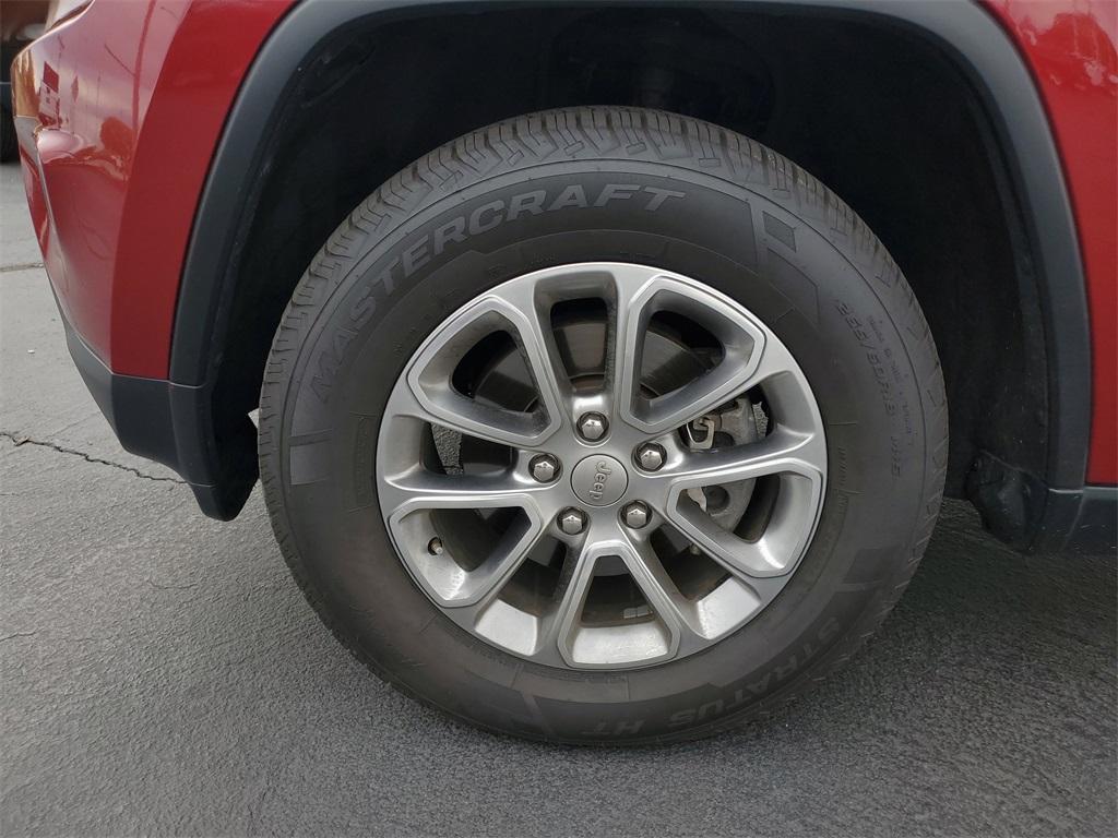 used 2015 Jeep Grand Cherokee car, priced at $11,977