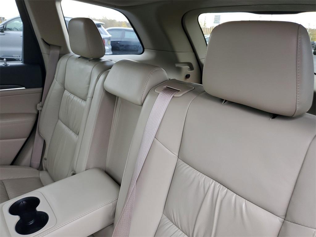 used 2015 Jeep Grand Cherokee car, priced at $11,977