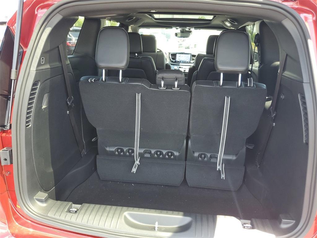 new 2025 Chrysler Pacifica car, priced at $42,166