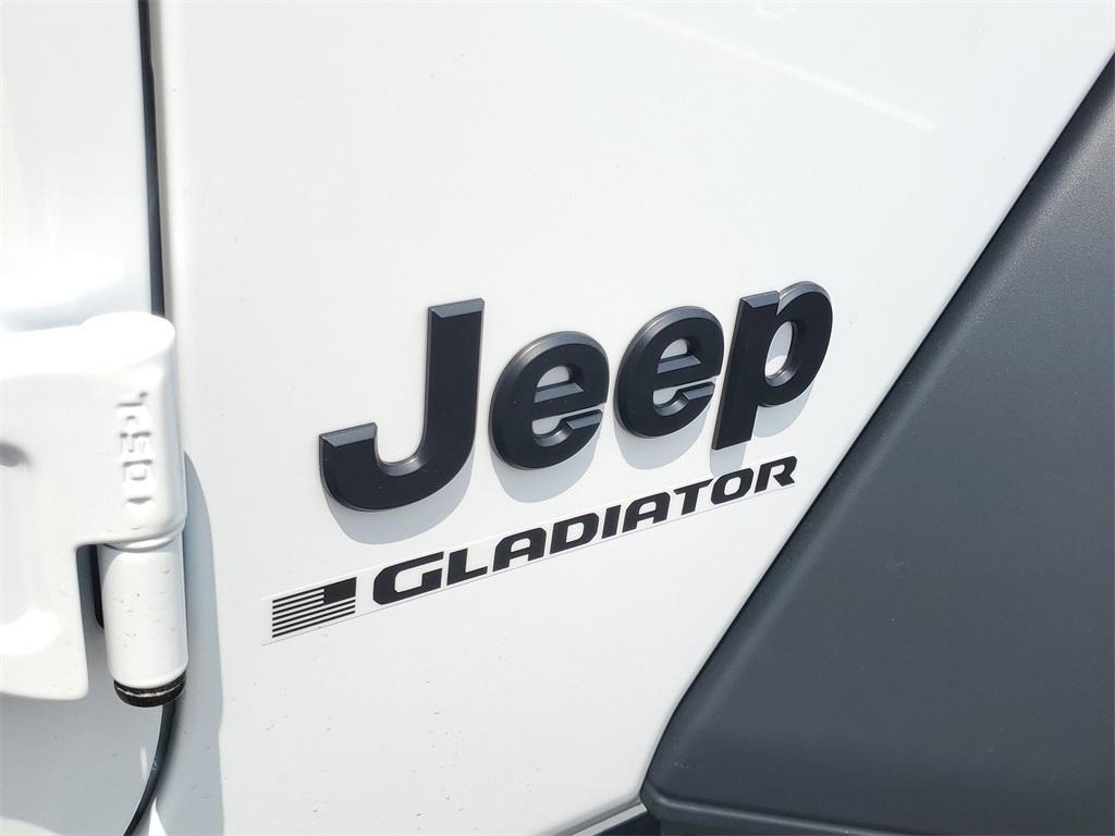 new 2025 Jeep Gladiator car, priced at $37,899