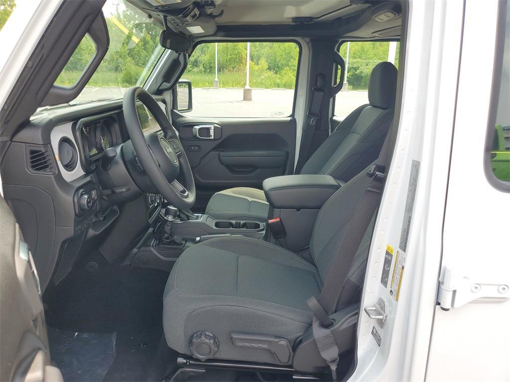 new 2025 Jeep Gladiator car, priced at $37,899