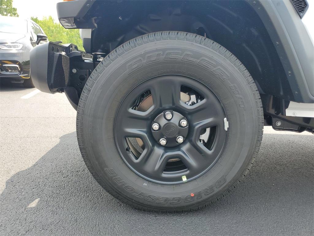 new 2025 Jeep Gladiator car, priced at $37,899