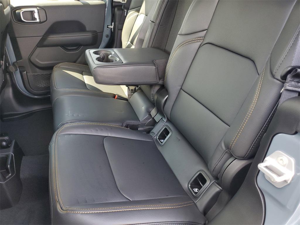 new 2025 Jeep Gladiator car, priced at $45,105