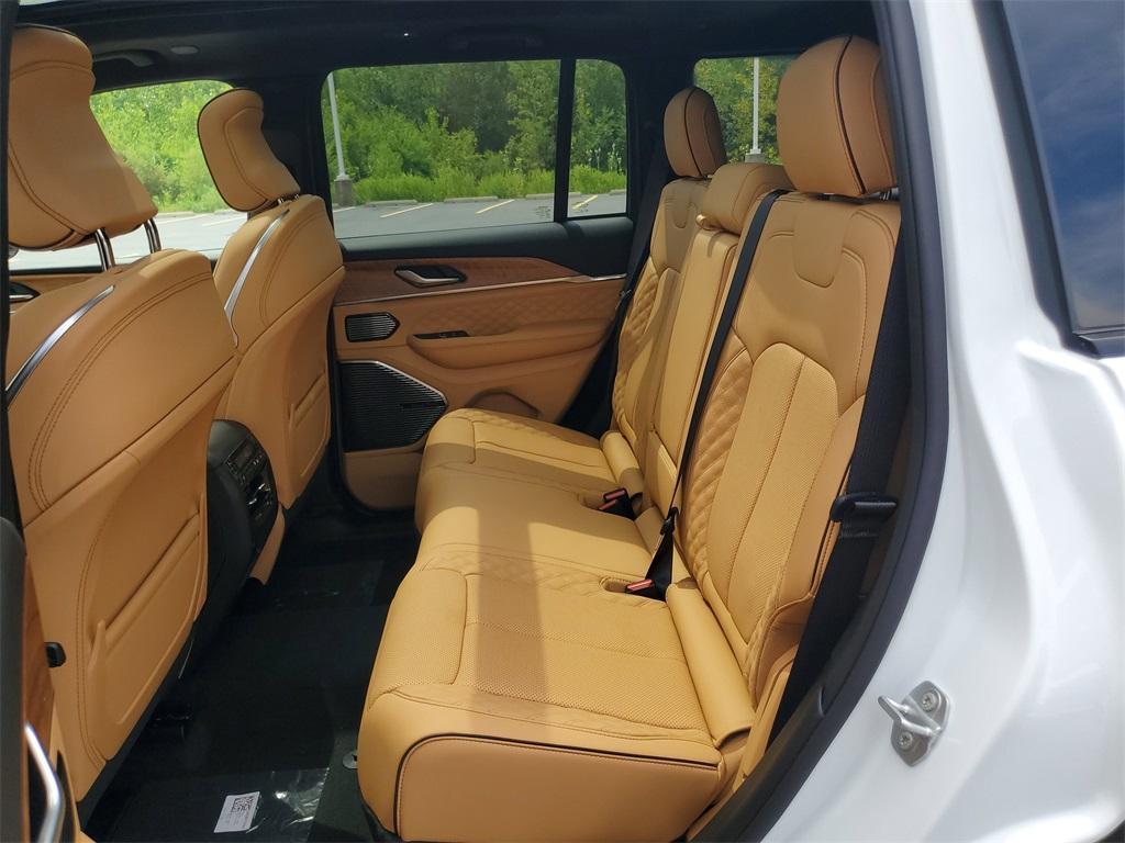 new 2025 Jeep Grand Cherokee car, priced at $53,667