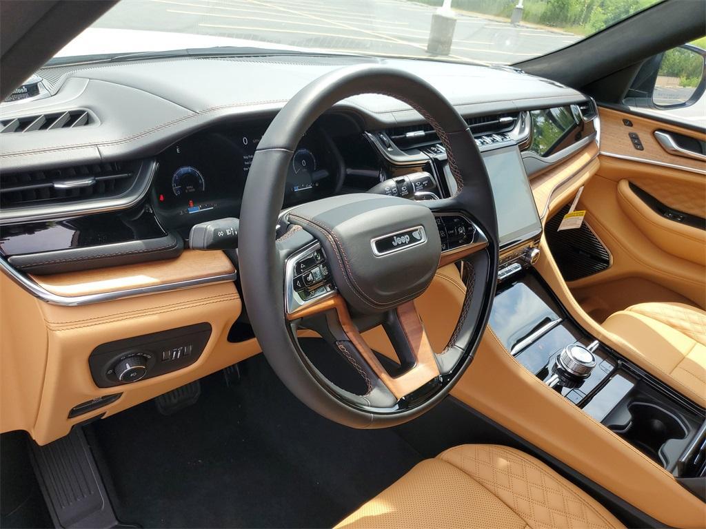 new 2025 Jeep Grand Cherokee car, priced at $53,667