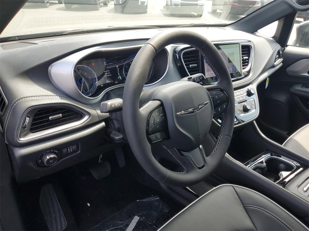 new 2025 Chrysler Pacifica car, priced at $49,771