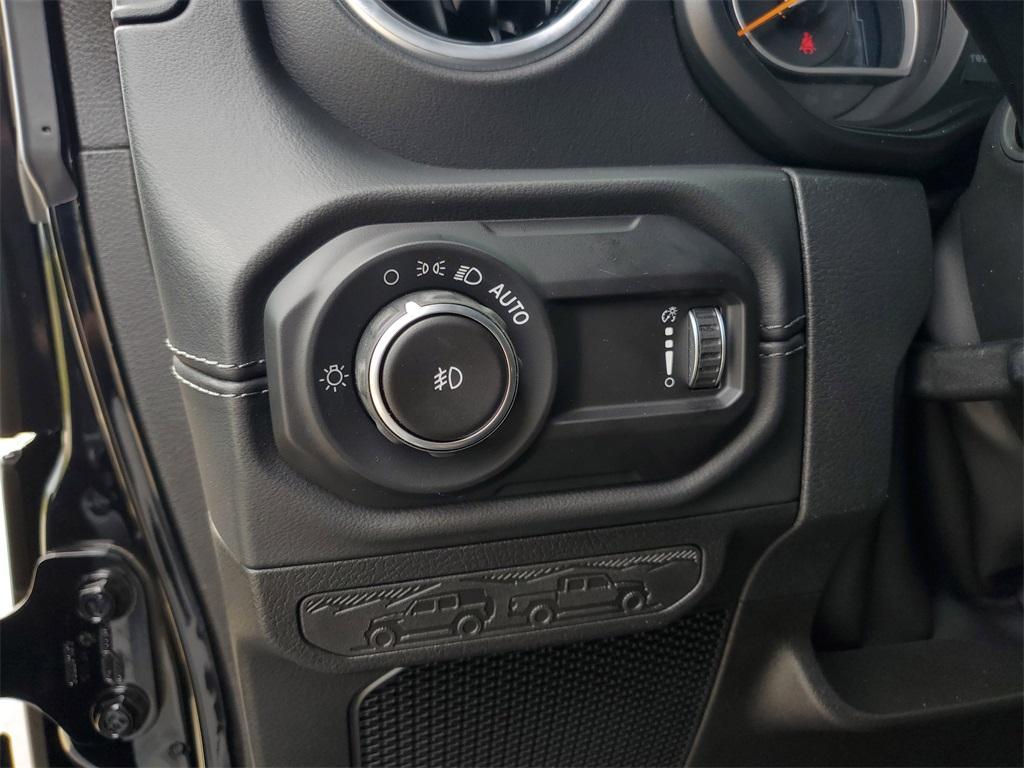 new 2025 Jeep Wrangler car