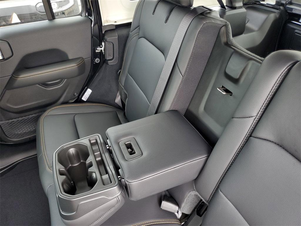 new 2025 Jeep Wrangler car