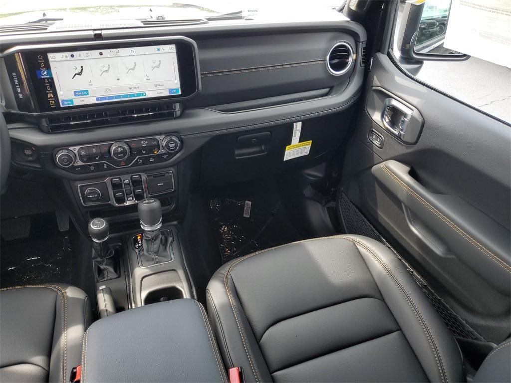 new 2025 Jeep Wrangler car