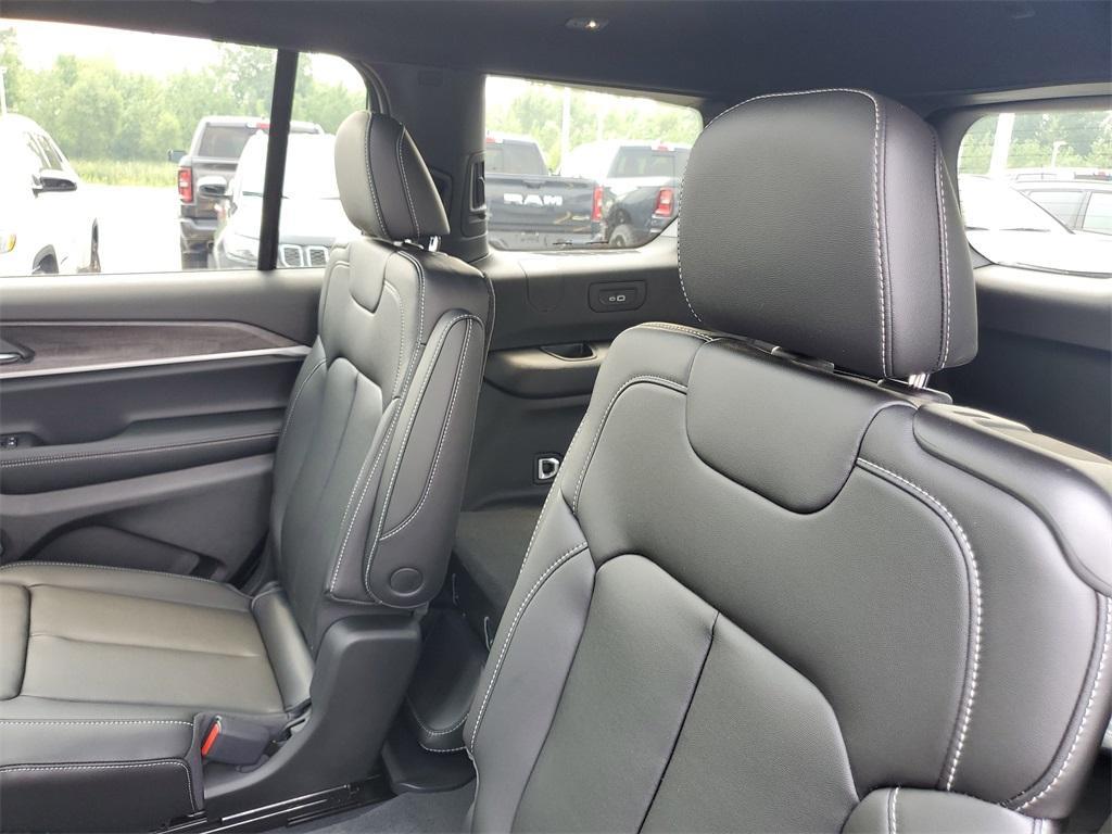 new 2025 Jeep Grand Cherokee L car, priced at $47,083