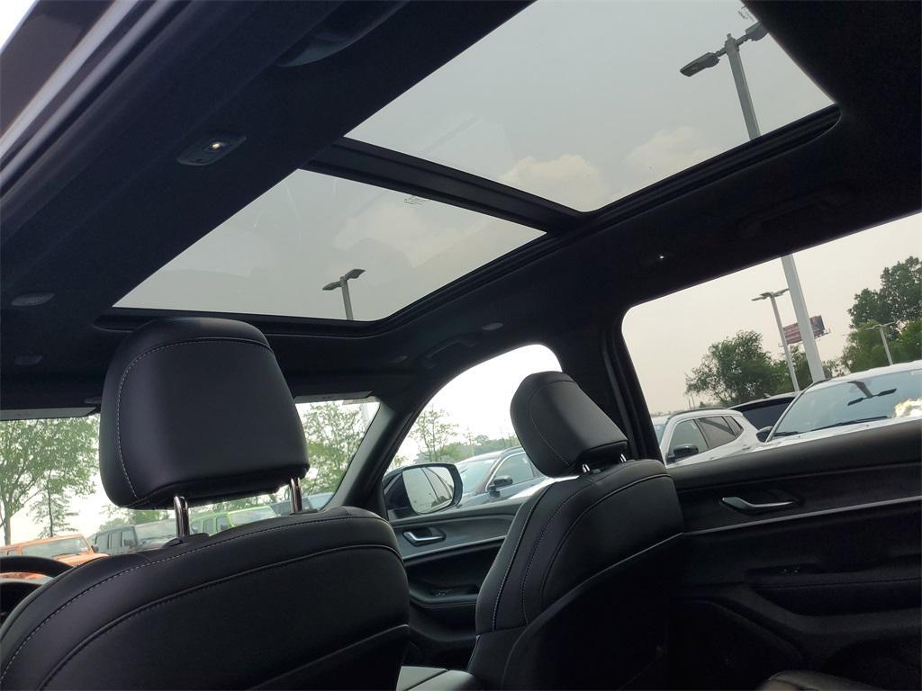 new 2025 Jeep Grand Cherokee L car, priced at $47,083