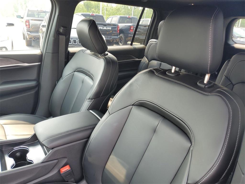 new 2025 Jeep Grand Cherokee L car, priced at $47,083