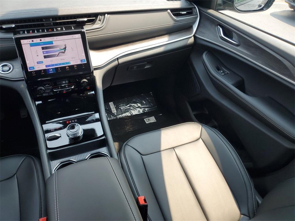 new 2025 Jeep Grand Cherokee L car, priced at $47,083