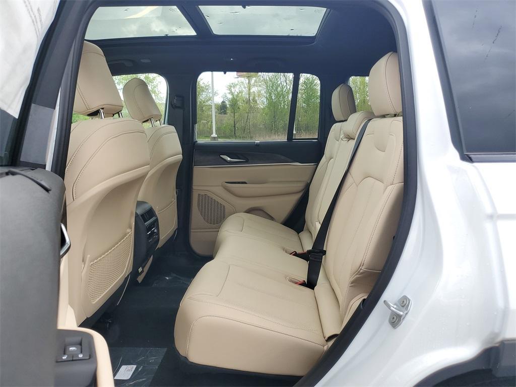 new 2025 Jeep Grand Cherokee car, priced at $46,774