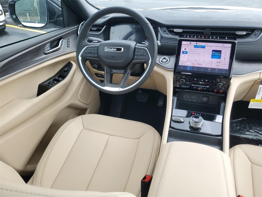 new 2025 Jeep Grand Cherokee car, priced at $46,774