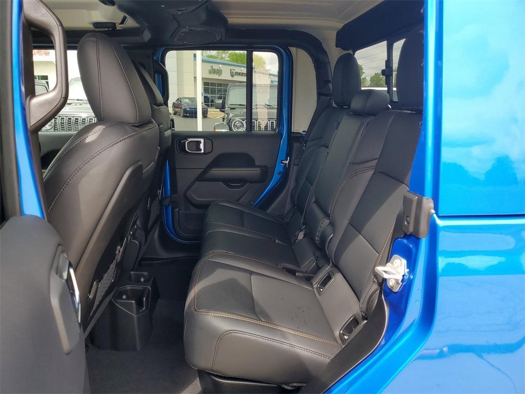 new 2025 Jeep Gladiator car, priced at $44,239