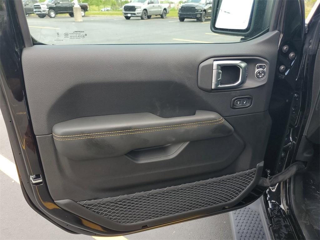 new 2025 Jeep Wrangler 4xe car