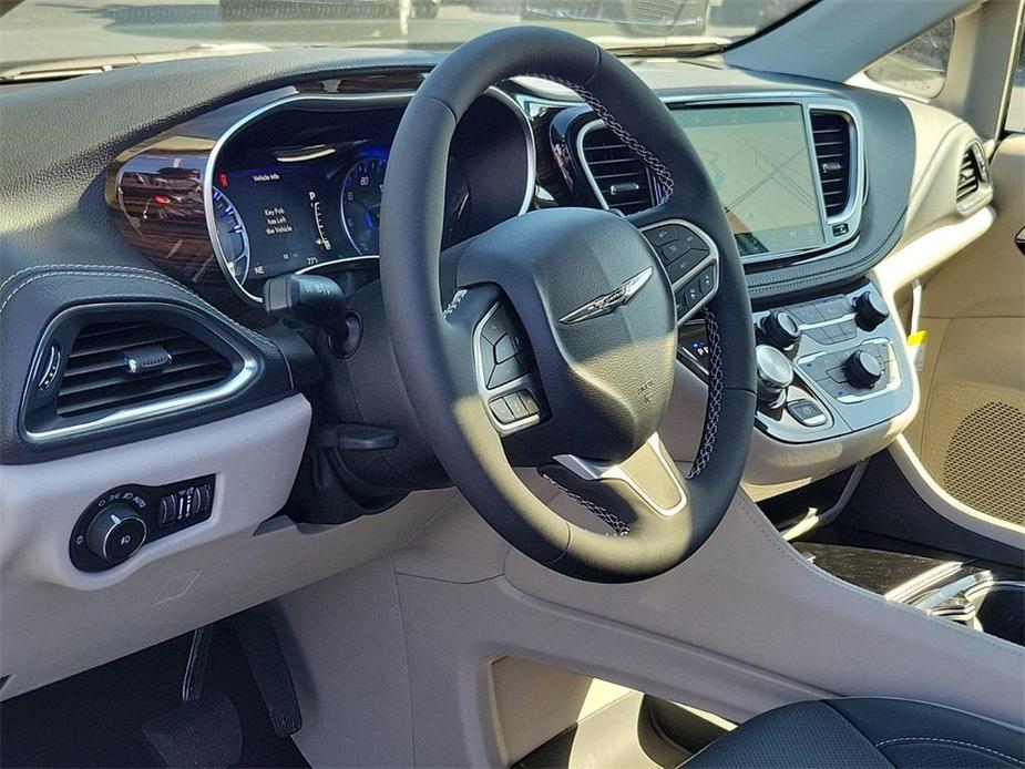 new 2024 Chrysler Pacifica car, priced at $39,861