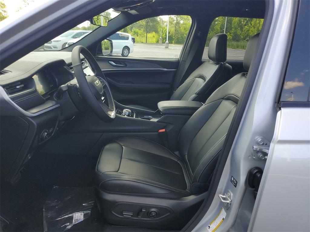 new 2025 Jeep Grand Cherokee car, priced at $41,862