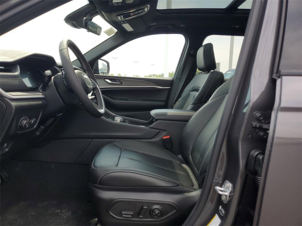 new 2025 Jeep Grand Cherokee L car, priced at $48,262