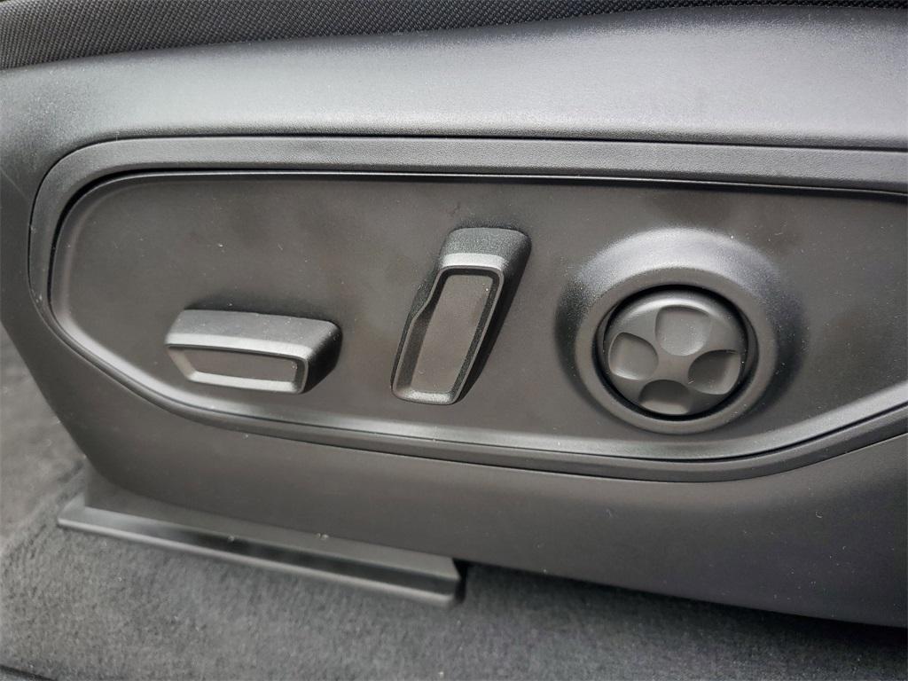 new 2025 Jeep Grand Cherokee L car, priced at $48,262