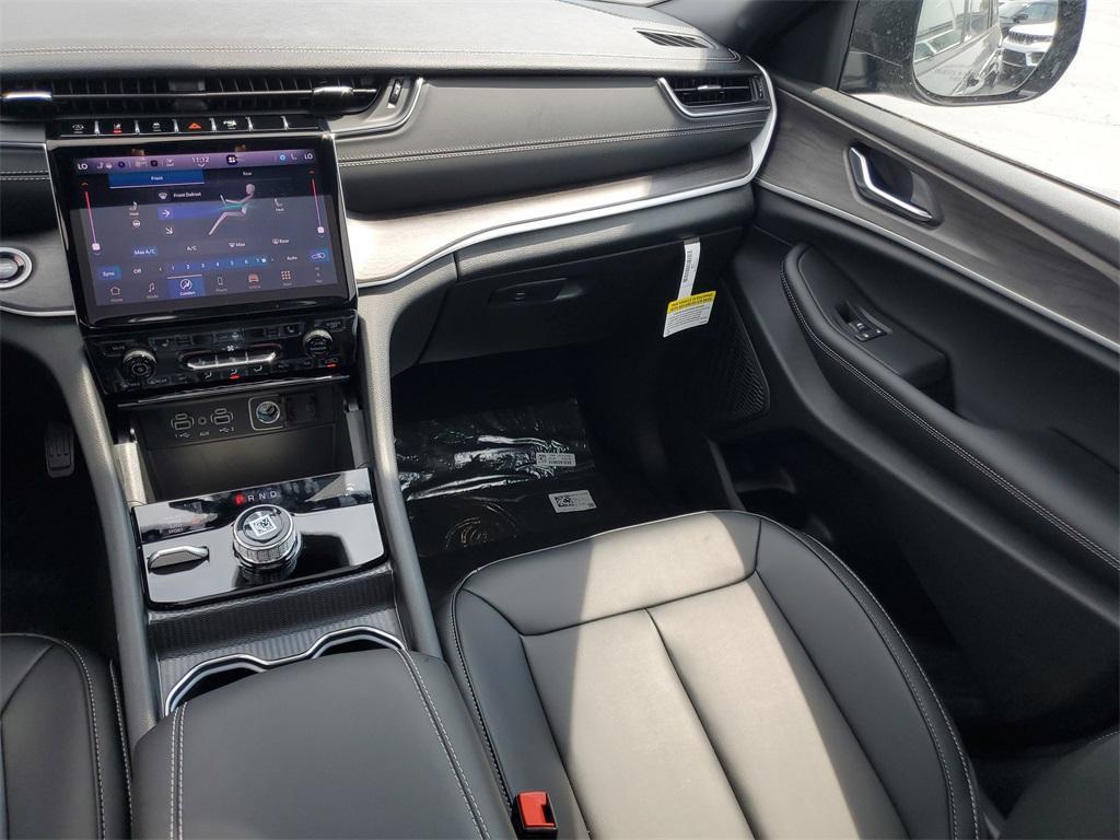 new 2025 Jeep Grand Cherokee L car, priced at $48,262