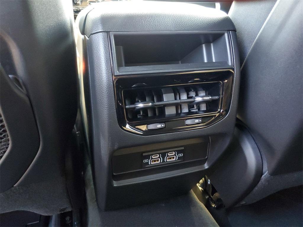 new 2025 Jeep Grand Cherokee car, priced at $39,030