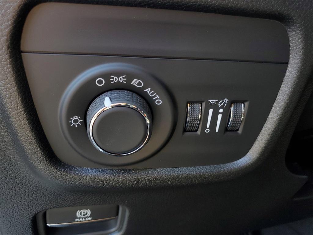 new 2025 Jeep Grand Cherokee car, priced at $39,030
