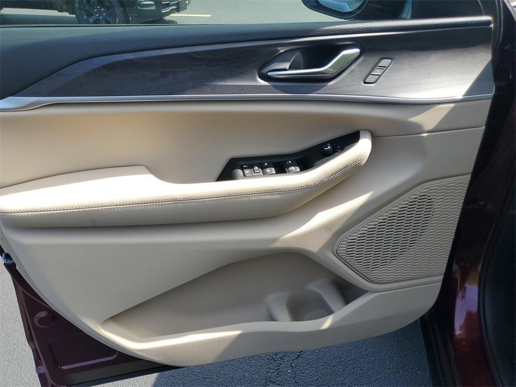 new 2025 Jeep Grand Cherokee car, priced at $44,408