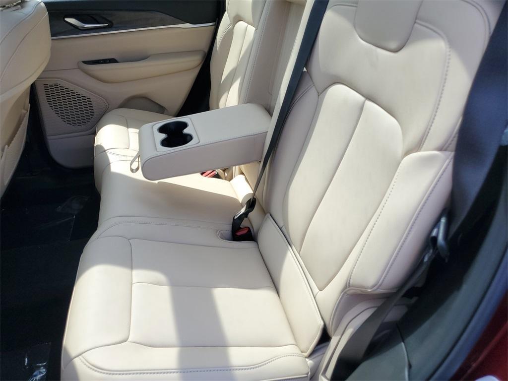 new 2025 Jeep Grand Cherokee car, priced at $44,408